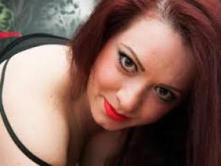 AnaisGrosSeinss - Web cam hot avec une Divine demoiselle bien roulée avec une belle paire de seins sur la plateforme Xlove 