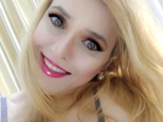 KateRay - Cam xXx avec cette Admirable camgirl bien roulée épilée sur la plateforme X Love Cam 