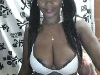 Milaforyou - Spectacle en direct avec cette Femmes brune foncé sur le service X Love Cam 