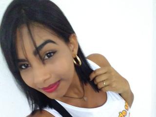 Sabrinabonitina69hot - Chat excitant avec cette étonnante beauté sexy sur la plateforme XloveCam 