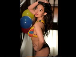 PaulinaKors - online chat exciting with a Sweater Stretchers Sexy girl 