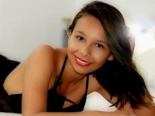 ScarlettBeau - Chat cam exciting with a shaved vagina Young and sexy lady 