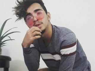 CamiloJoya - Webcam hot with a shaved pubis Gays 
