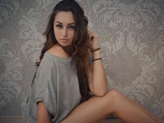 KimberlyGordon - Chat live sexy with a charcoal hair College hotties 