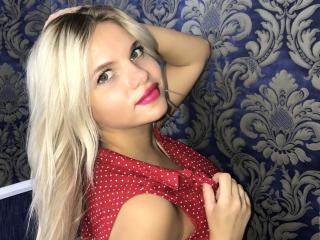 MonicaKiss69 - Cam x with this shaved vagina College hotties 