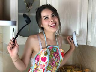 AlyssaCharm - Webcam hard with this shaved vagina Sexy girl 