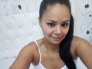 SorayaLatin - online chat exciting with a medium rack Gorgeous lady 