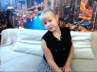 MolliRose - Webcam hot with this being from Europe Hot babe 