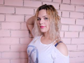 FruttyJuice - Webcam hot with this golden hair 18+ teen woman 