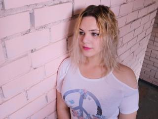 FruttyJuice - online show sexy with this European 18+ teen woman 