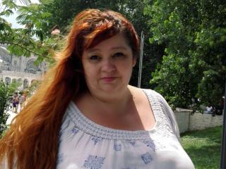 CurvaciousJane - Chat cam hot with a European Sexy mother 