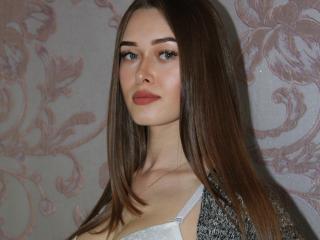 TiffanyVegas - Chat live x with this reddish-brown hair Young and sexy lady 