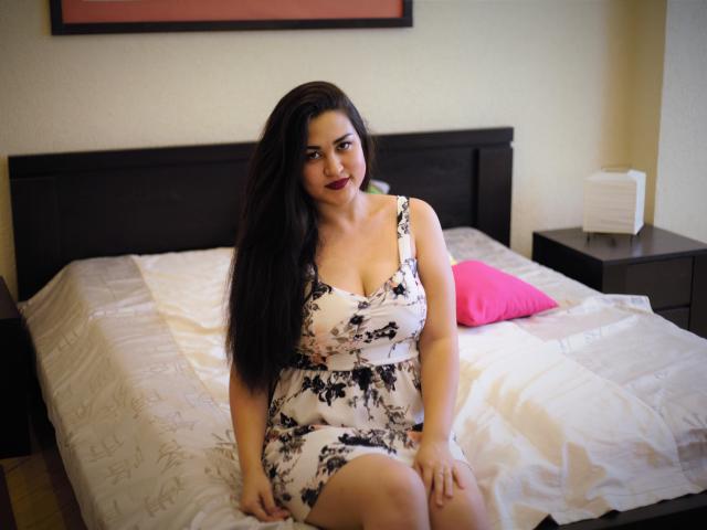 Klurni - Webcam live sex with this White Sexy girl 