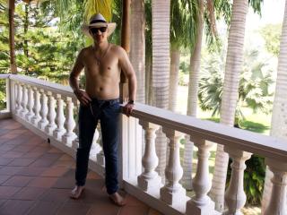 PeterMancini - Chat live exciting with a latin Horny gay lads 