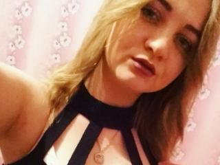 HaleyLee - online show nude with this shaved private part Hot chicks 