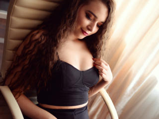 AmandaPascale - Live sexy avec cette Belle jeune model hot rasée sur la plateforme Xlove 