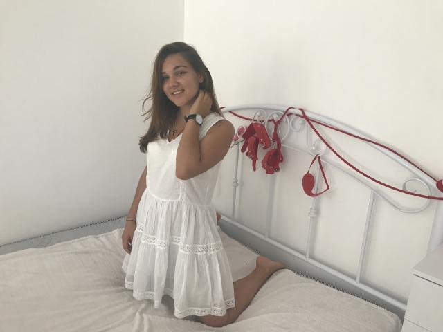 ArinaBlond - Chat cam hard with this being from Europe Girl 