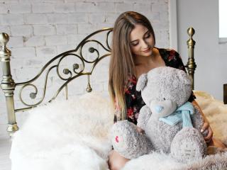 AnnaMoonLove - Cam hot with this being from Europe Girl 