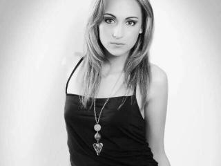 CarolineMeyer - online show hot with this latin Young lady 