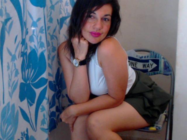 SaraMelas - online chat hot with a average hooter Gorgeous lady 