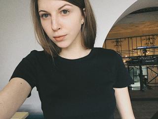 CainaCo - Webcam x with a well built Hot babe 