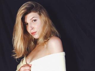 CainaCo - Web cam xXx with this Young lady with immense hooters 