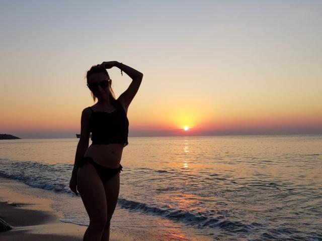 LucineAllison - Cam hot with a slim Girl 