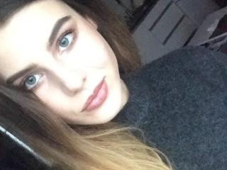 JuliaOfBomb - online chat x with a White Sexy girl 