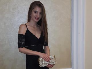 VersatileSwanX - Cam xXx with this White Young and sexy lady 