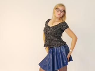 KristyStrawberry - Webcam live sex with this Young lady with small tits 
