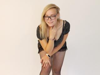 KristyStrawberry - Chat cam xXx with this slender build Hot babe 