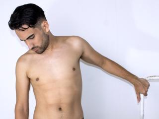 ChrisForne - Live cam hard with a shaved genital area Homosexuals 