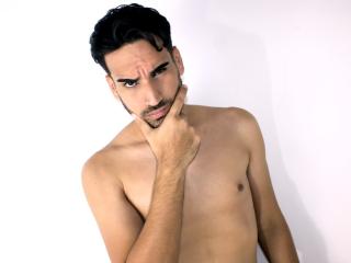 ChrisForne - Chat cam sexy with this Horny gay lads with hot body 