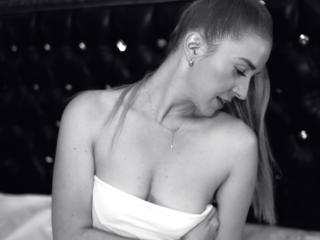 KaryneBliss - Chat cam hot avec une Merveilleuse jeune camgirl en chaleur européenne sur la plateforme Xlove 