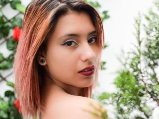 SueClarkKleen - Live cam porn with a shaved pussy College hotties 