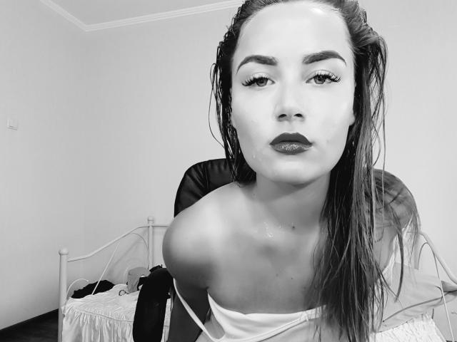 SugarLipsss - Live Sex Cam - 5704631