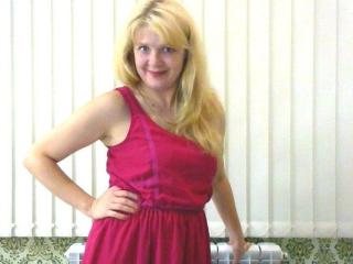 CathyForLove - Show live nude with a White Lady 
