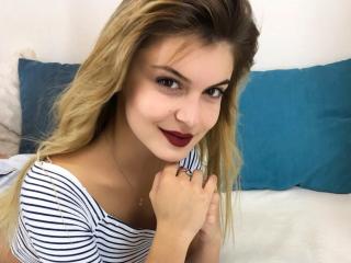 ElisSun - Chat nude with a chestnut hair Young and sexy lady 