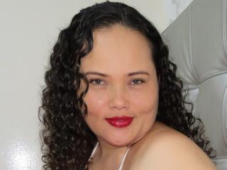 JadeSexy - Show hot with a latin american Lady 