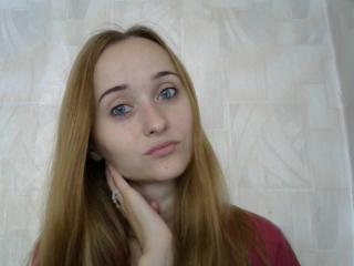 ErikaCute - Chat live nude with a amber hair Young lady 