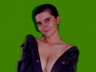SexyroxyHot - Chat live exciting with this golden hair Hot chicks 