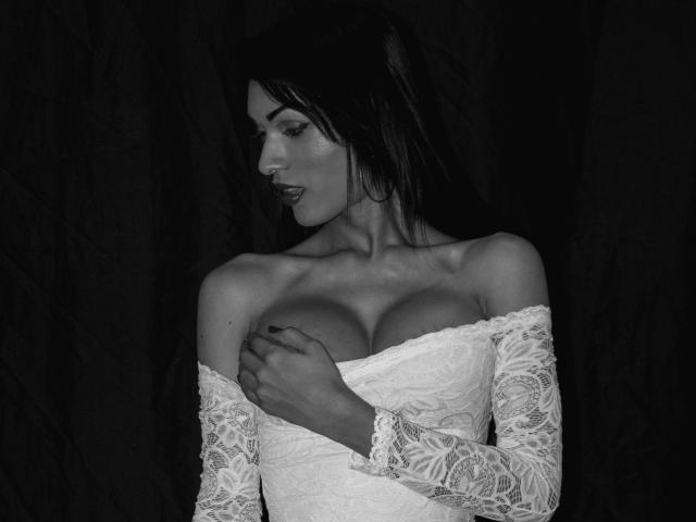 VanezzaTs - Live chat exciting with this regular body Ladyboy 