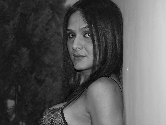 KristalWels - online show sex with this latin Transsexual 