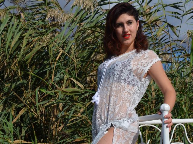 WonderPearl - Webcam live nude with a shaved pubis Hot chicks 