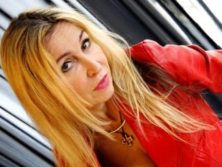 StarCrystal - Live chat intime avec cette Mature occidentale sur la plateforme Xlove 