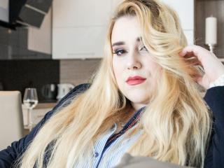 HaileyLush - Chat porn with this golden hair College hotties 
