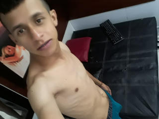 HottyStud69 - online chat sex with this latin american Men sexually attracted to the same sex 