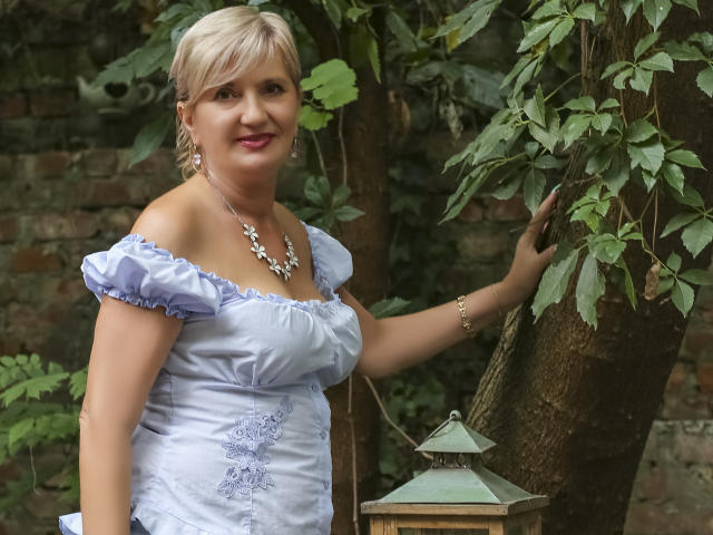 ExperiencedAlana - сексуальная веб-камера в реальном времени - 5761516