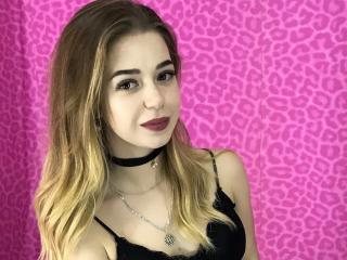 DanaCandyG - Chat cam sexy with a light-haired Young and sexy lady 