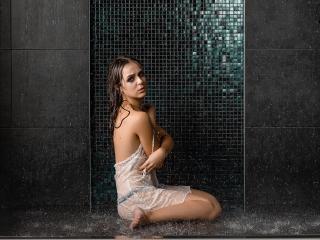 AdelinaBlack - Cam x with this European Hot babe 